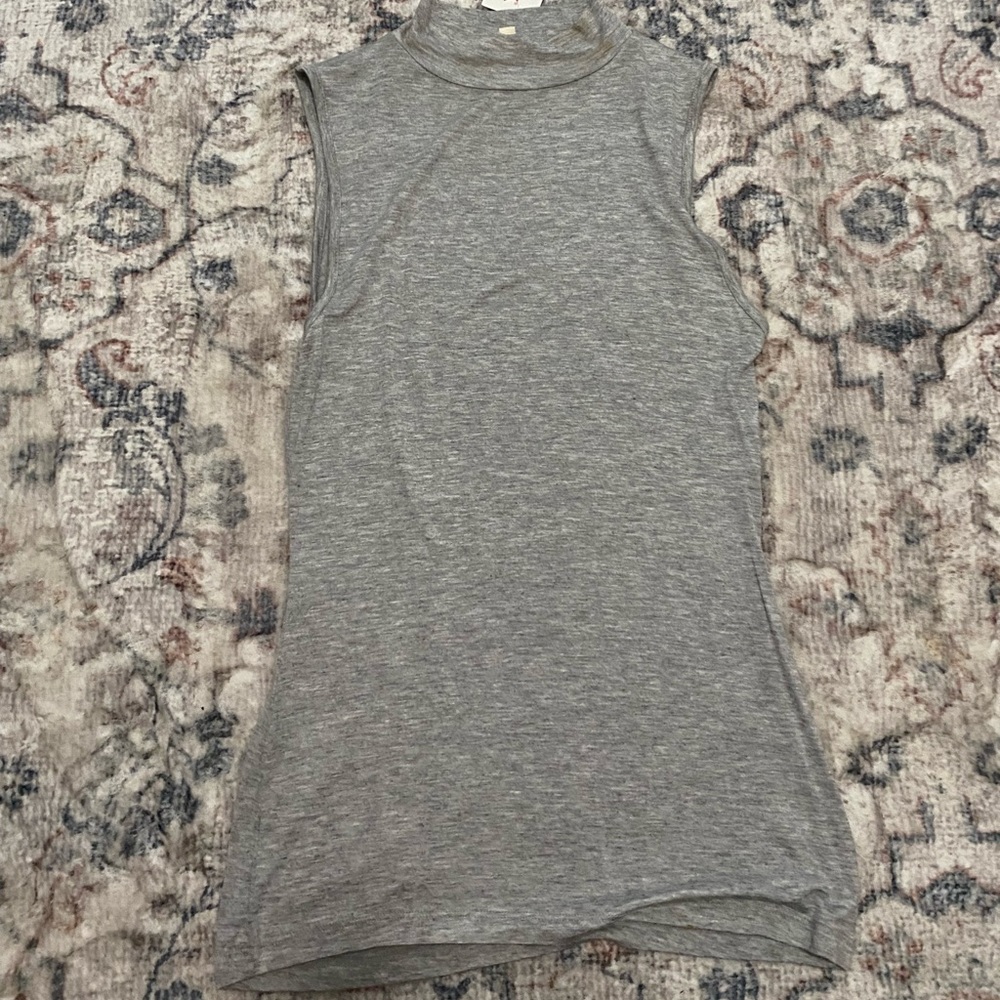 Zenana Outfitters top.